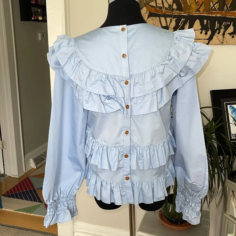 crās Ruffled Back Button Top - Picture 4 of 10